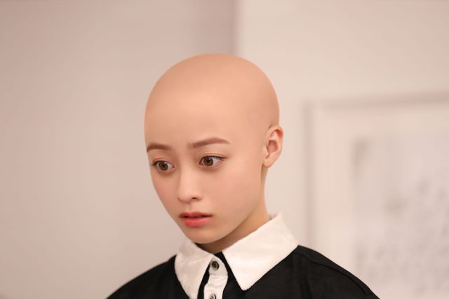 橋本環奈が丸刈り！『ブラックナイトパレード』より（2枚目）