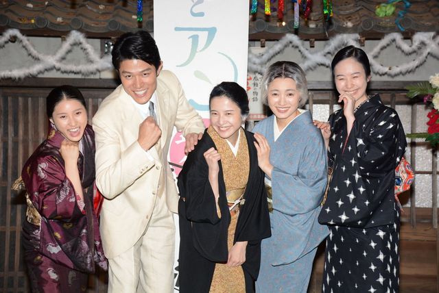 吉高由里子「花子とアン」クランクアップで涙！フォトギャラリー：フォトギャラリー