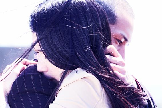 市原隼人が成海璃子をギュッと抱きしめ…『極道大戦争』フォトギャラリー：フォトギャラリー