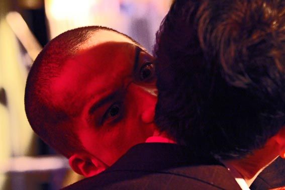 市原隼人が成海璃子をギュッと抱きしめ…『極道大戦争』フォトギャラリー（2枚目）