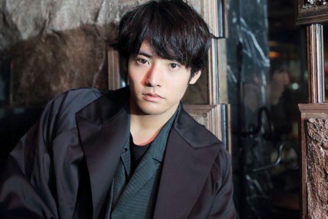 クールな魅力も！赤楚衛二撮りおろしインタビューカット＜6枚＞（3枚目）