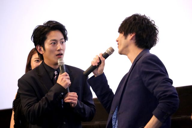 溝端淳平と山田裕貴の語らい……『破裏拳ポリマー』完成披露舞台あいさつフォトギャラリー：フォトギャラリー