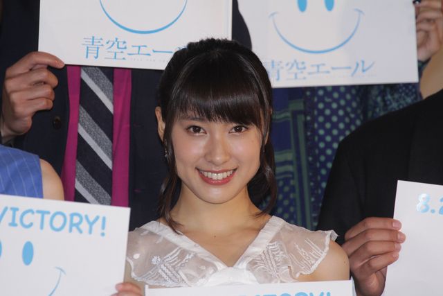 土屋太鳳、さわやかなミニスカートで登場！『青空エール』初日舞台あいさつフォトギャラリー（5枚目）