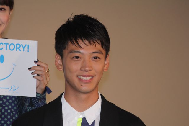 土屋太鳳、さわやかなミニスカートで登場！『青空エール』初日舞台あいさつフォトギャラリー（6枚目）