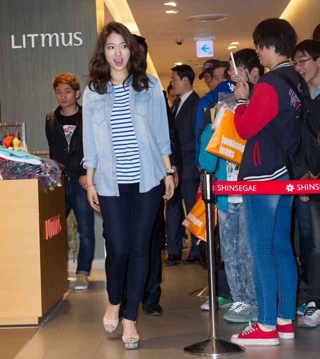 パク・シネ、ジーンズブランドモデルファンサイン会に出席＜韓国JPICTURES＞（2枚目）