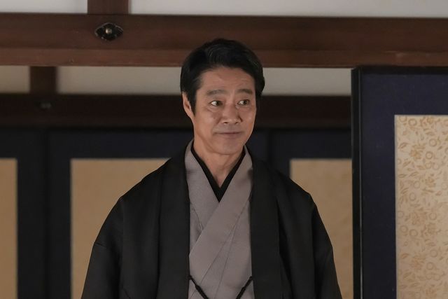 タエ（北川景子）の夫・傳（堤真一）が現れて…「ばけばけ」第2回場面写真：フォトギャラリー