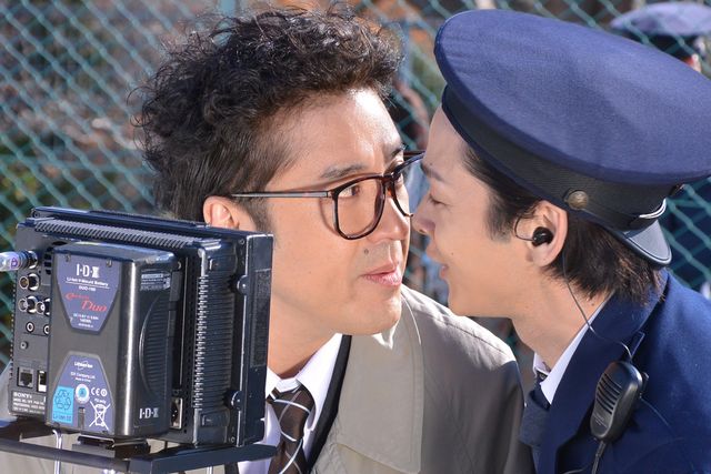 中村倫也とムロツヨシめちゃ近距離！「スーパーサラリーマン左江内氏」：フォトギャラリー