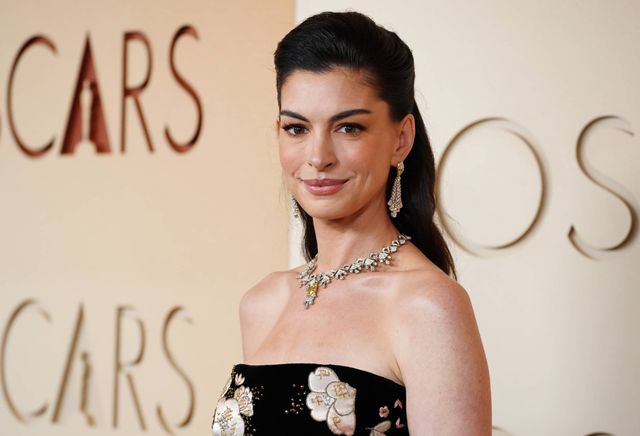 アン・ハサウェイ