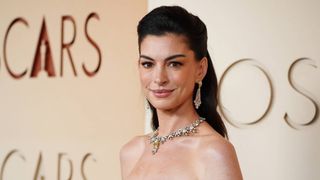 43歳になった『プラダを着た悪魔』アン・ハサウェイ、世界で最も美しい人に選出