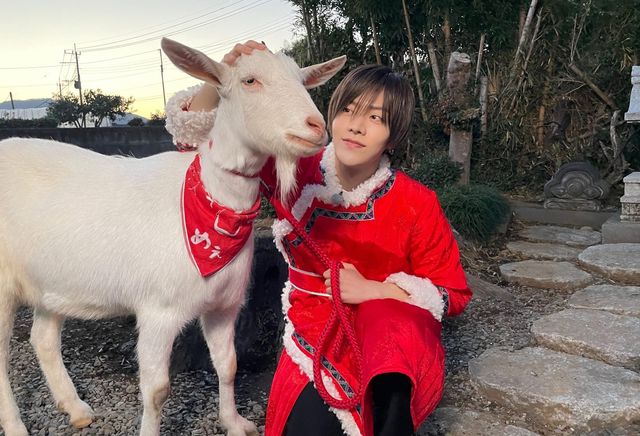 NCT 127・ユウタがヤギと一緒にお散歩！旅番組「ヤギと大悟」より：フォトギャラリー