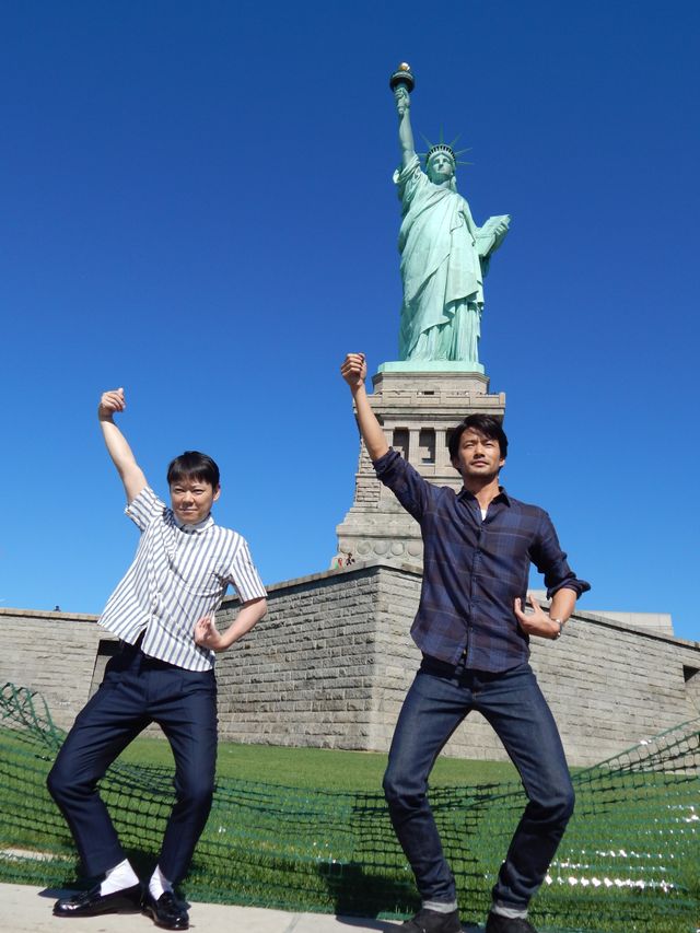 ニューヨークの名所で「わき毛ボーボー、自由の女神！」フォトギャラリー：フォトギャラリー