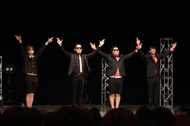86bazookatokyolive-9.jpg
