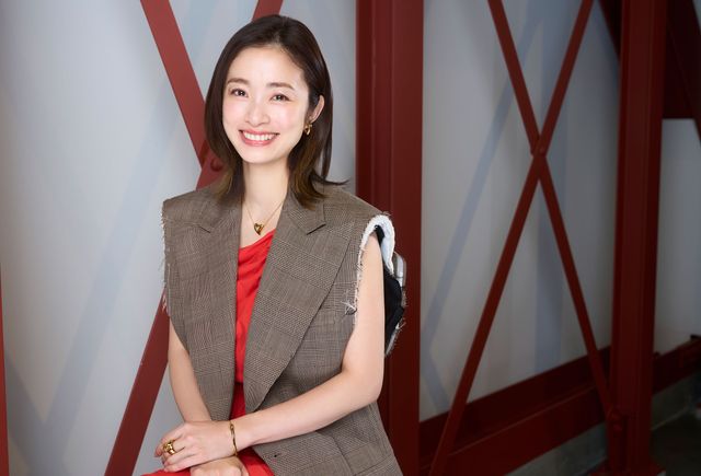 輝く笑顔…！上戸彩【インタビューカット集】（2枚目）