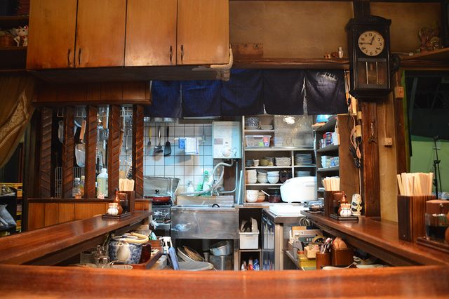 まるで本物の飲み屋街！「深夜食堂 -Tokyo Stories Season2-」撮影現場（14枚目）