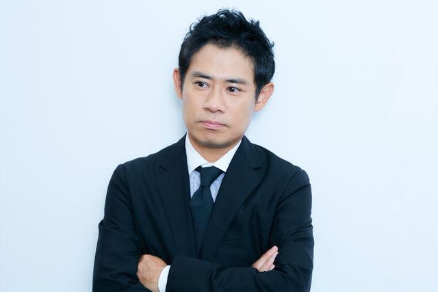 伊藤淳史、『踊る』シリーズ出演は一生の財産！映画『踊る大捜査線 N.E.W.』撮り下ろしカット（5枚目）