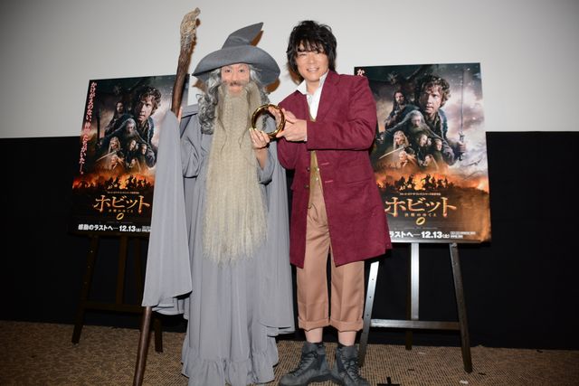 全身ショットも！森川智之のビルボコス一挙公開：フォトギャラリー