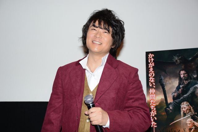 全身ショットも！森川智之のビルボコス一挙公開（2枚目）