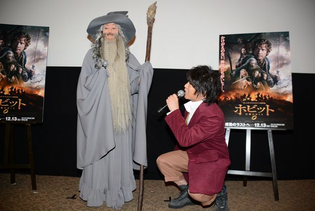 全身ショットも！森川智之のビルボコス一挙公開（4枚目）