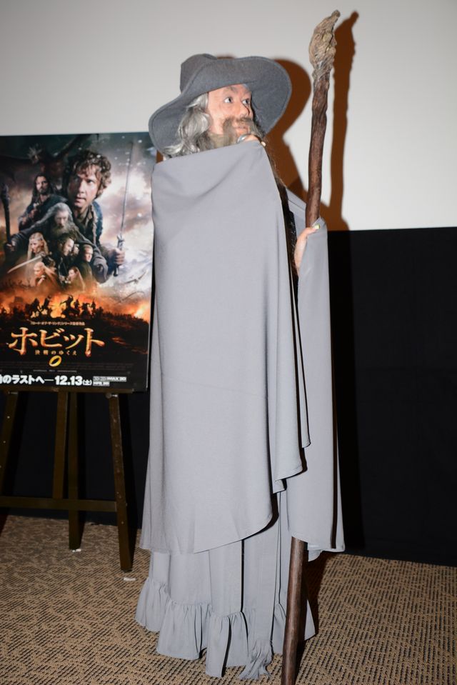 全身ショットも！森川智之のビルボコス一挙公開（5枚目）