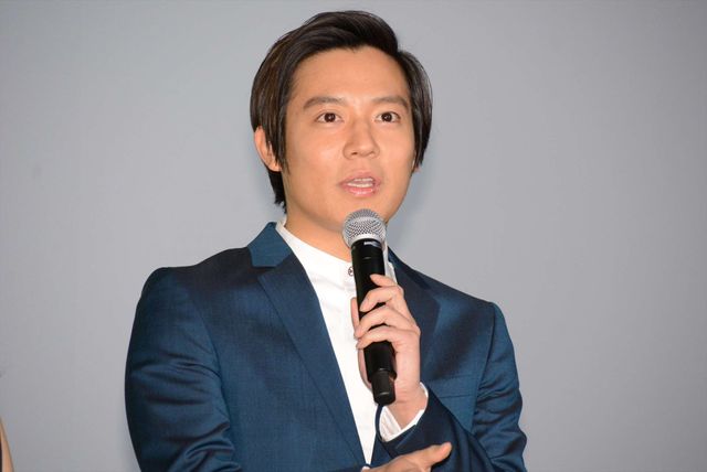 橋本環奈の美しいおみ足！映画『ハルチカ』初日舞台あいさつフォトギャラリー（7枚目）