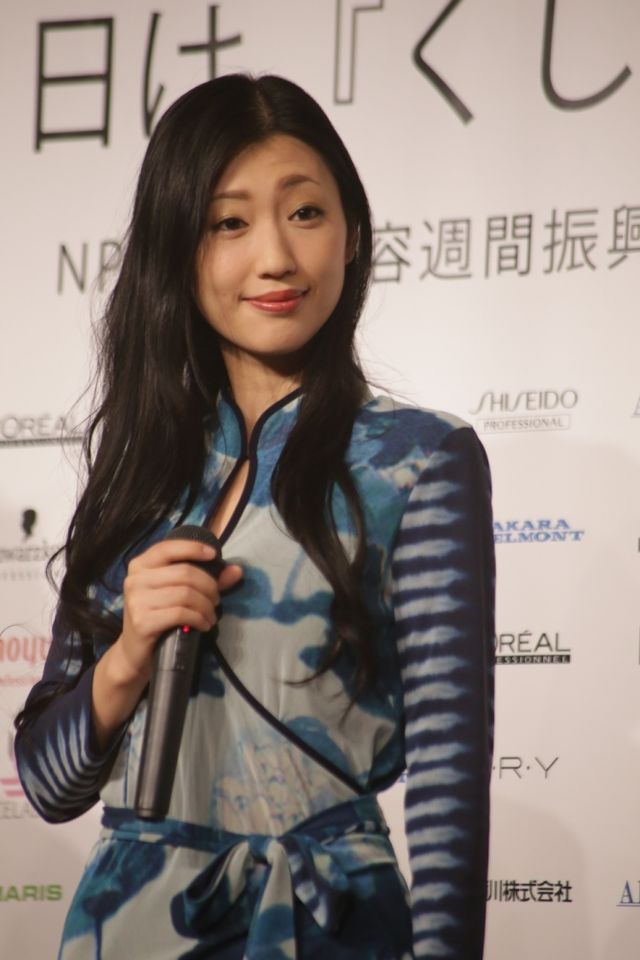 ローラ、肩出しドレスで魅了！授賞式フォトギャラリー（4枚目）