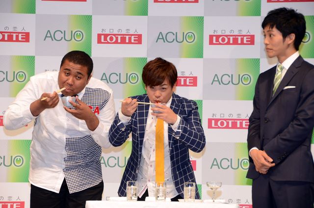 松坂桃李、マテンロウを相手にキスシーンを再現!?フォトギャラリー（10枚目）