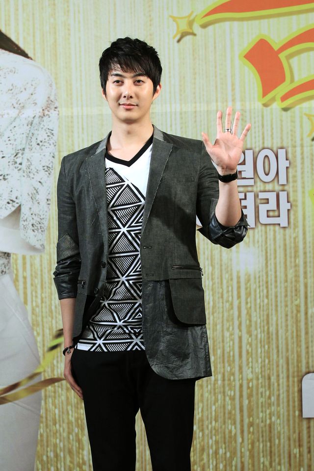 「金よ出てこい、さっさと！」ヨン・ジョンフン、ハン・ジヘの取りつかれたような一人二役の演技を絶賛＜韓国JPICTURES＞（7枚目）