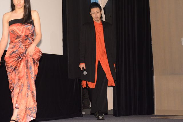 柄本明、川島鈴遥、村上虹郎ら“オダギリ組”完成披露でぶっちゃけトーク！（4枚目）