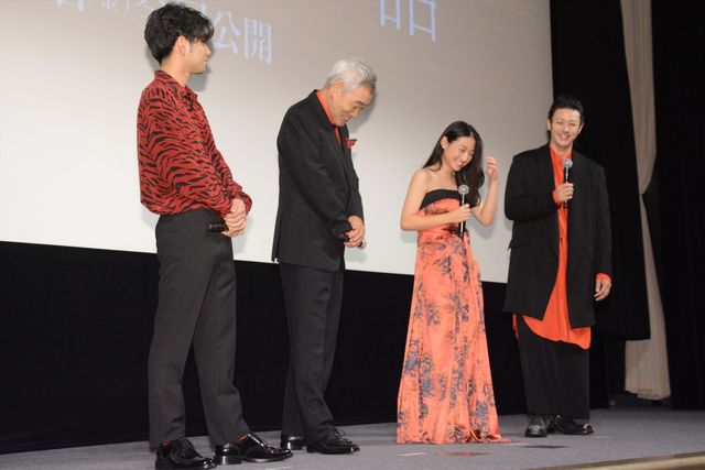 柄本明、川島鈴遥、村上虹郎ら“オダギリ組”完成披露でぶっちゃけトーク！（14枚目）