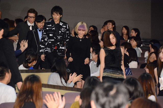 高橋メアリージュン、肌スケドレスでファンを魅了！　画像ギャラリー（7枚目）