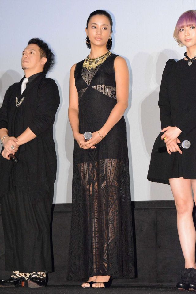 高橋メアリージュン、肌スケドレスでファンを魅了！　画像ギャラリー（15枚目）