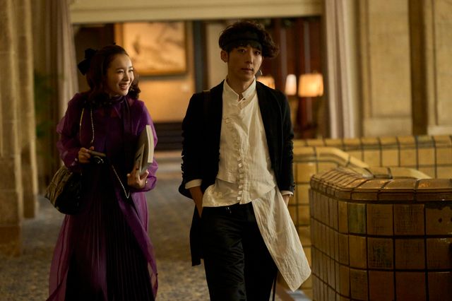 年上の女性に惑う…長尾謙杜“青年期の露伴”と木村文乃“奈々瀬”の2ショット（5枚目）