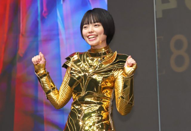 ぼる塾・きりやはるかのワンダーウーマンコスプレにメンバー驚き！『ワンダーウーマン 1984』公開直前イベント（2枚目）