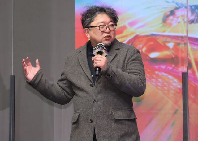 ぼる塾・きりやはるかのワンダーウーマンコスプレにメンバー驚き！『ワンダーウーマン 1984』公開直前イベント（6枚目）