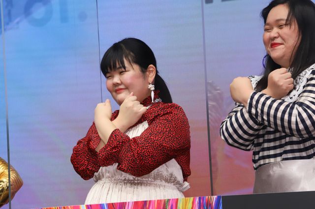 ぼる塾・きりやはるかのワンダーウーマンコスプレにメンバー驚き！『ワンダーウーマン 1984』公開直前イベント（8枚目）