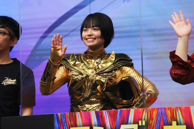 ぼる塾・きりやはるかのワンダーウーマンコスプレにメンバー驚き！『ワンダーウーマン 1984』公開直前イベント（10枚目）