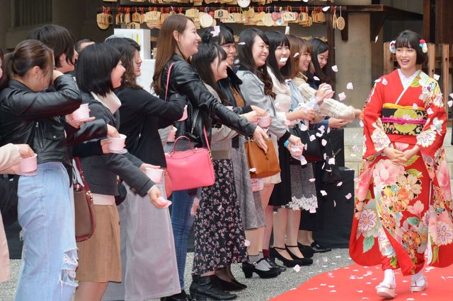 生田斗真＆広瀬すずが竹下通りにサプライズ出没!!『先生！　、、、好きになってもいいですか？』イベント（16枚目）