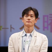 フォトギャラリー 井浦新が連ドラ初主演 同窓生 人は 三度 恋をする プレミア試写会フォトギャラリー シネマトゥデイ