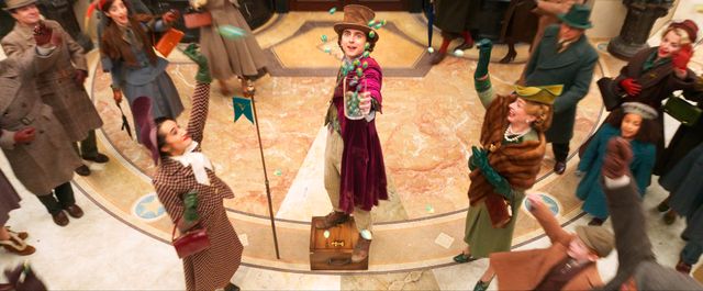 ウンパルンパの姿も！『ウォンカとチョコレート工場のはじまり』場面写真（3枚目）