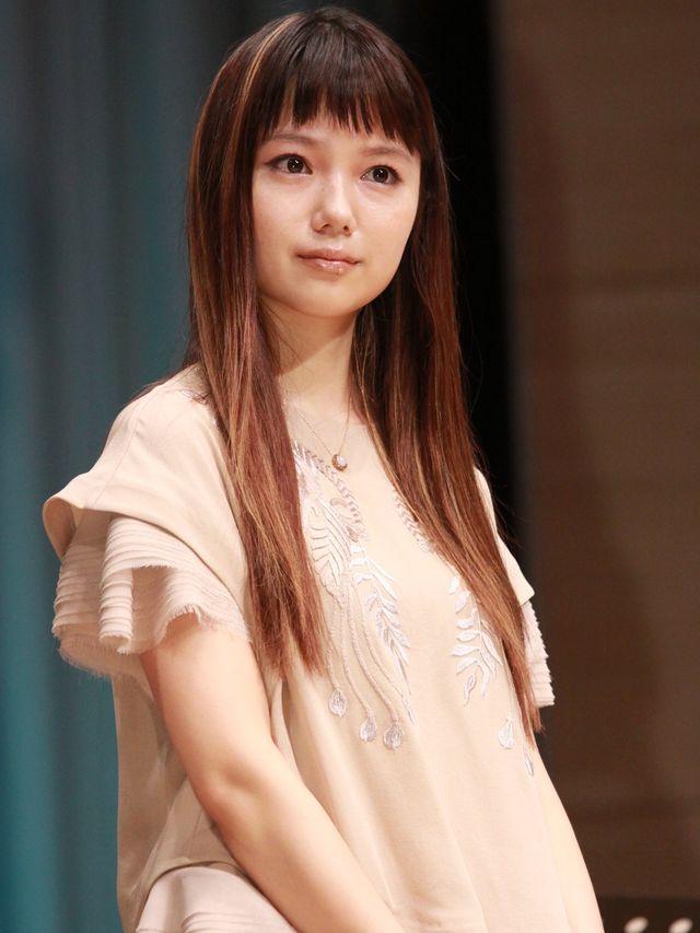 宮崎あおい、「おかあさんの唄」を聴いて、その大きな瞳から涙!!　お母さんは「毎日が忘れられない奇跡」!!　画像ギャラリー：フォトギャラリー