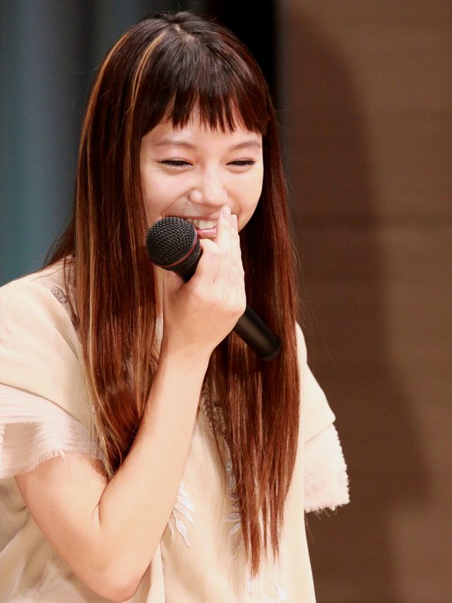 宮崎あおい、「おかあさんの唄」を聴いて、その大きな瞳から涙!!　お母さんは「毎日が忘れられない奇跡」!!　画像ギャラリー（12枚目）