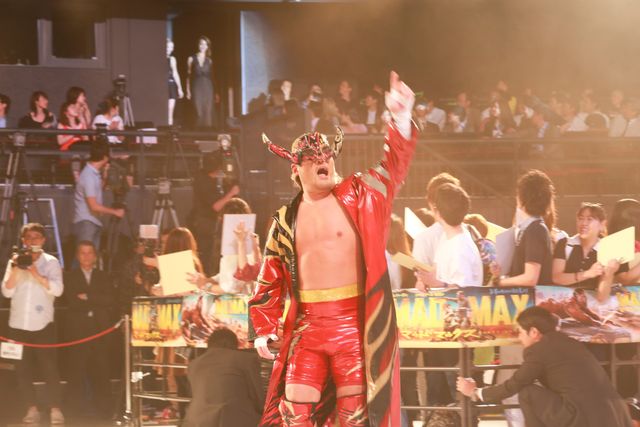 EXILE・AKIRA、『マッドマックス』プレミアで熱いファンサービス！フォトギャラリー（8枚目）