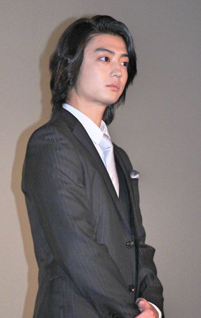 有村架純、伊藤健太郎、林遣都、石田ゆり子がコーヒーの鏡割り！『コーヒーが冷めないうちに』初日舞台あいさつ（2枚目）