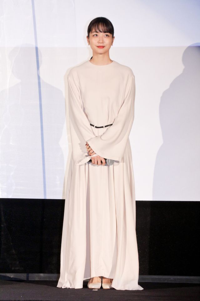 森崎ウィン&深川麻衣のステキな笑顔！『僕と彼女とラリーと』公開初日舞台あいさつ（2枚目）