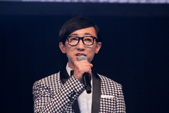 玉城ティナは個性派衣装で登壇！「ショートショートフィルムフェスティバル＆アジア 2022」オープニングセレモニー（4枚目）