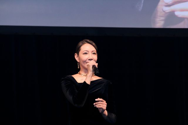 玉城ティナは個性派衣装で登壇！「ショートショートフィルムフェスティバル＆アジア 2022」オープニングセレモニー（9枚目）