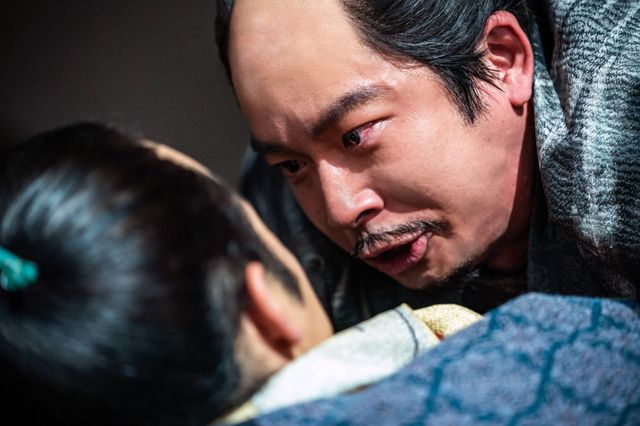 織田信雄（山脇辰哉）にキレる小一郎（仲野太賀）