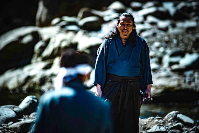 山崎賢人の凛々しい横顔…！映画『狂武蔵』場面カット（7枚目）