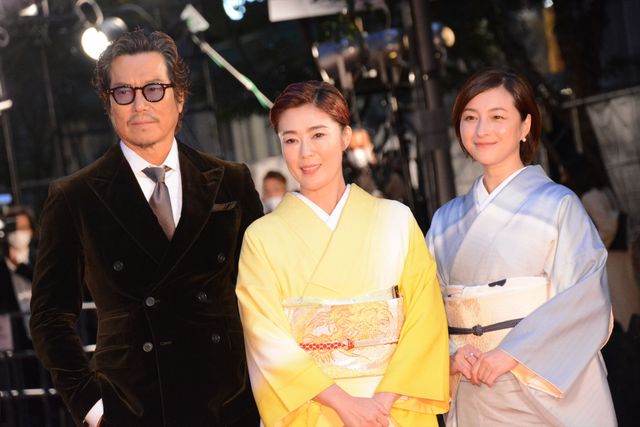 永野芽郁、肩出しドレスで魅了！豪華女優陣らがレッドカーペット彩る（11枚目）