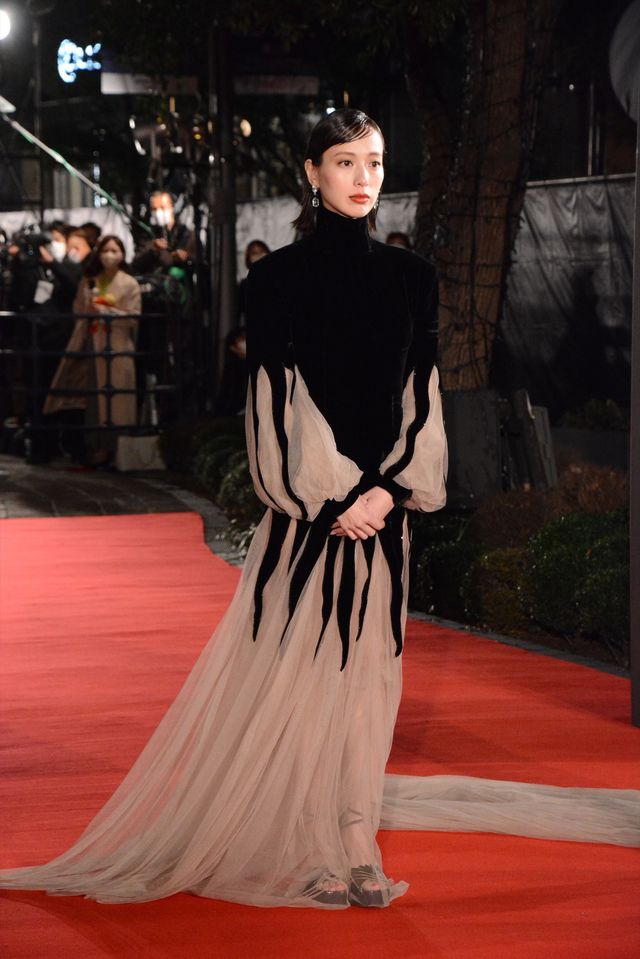 永野芽郁、肩出しドレスで魅了！豪華女優陣らがレッドカーペット彩る（25枚目）